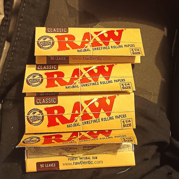 Juicy Jay's, Raw, Zigs rolling papers.& Raw Tips (filters) make me an offer!!! - Picture 9 of 9